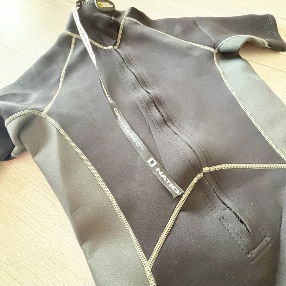 NATIONAL GEOGRAPHIC Men’s Black Gray Scuba Surf Snorkel Neoprene Wetsuit Size S